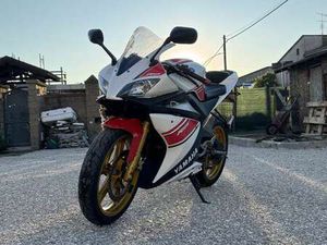YAMAHA YZF-R125