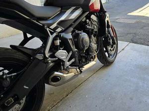 TRIUMPH TRIDENT 660 NERO