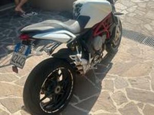 MV AGUSTA BRUTALE 800