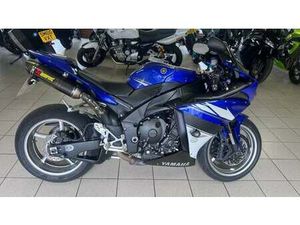 YAMAHA YZF R1 1000 BIG BANG 16K FSH STUNNING 2010 REG TWO KEYS AKRAPOVIC CANS
