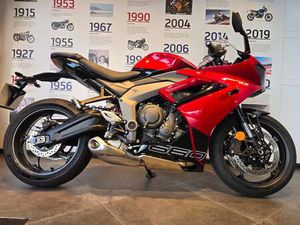 NEW TRIUMPH DAYTONA 660 FOR SALE IN CHELTENHAM