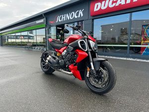 DUCATI DIAVEL V4