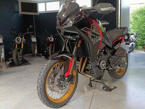 VENDO MOTO MORINI X-CAPE 700 GOLD EDITION (2025) NUOVA A DAIRAGO (CODICE 9779775) - MOTO.I