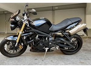 TRIUMPH STREET TRIPLE