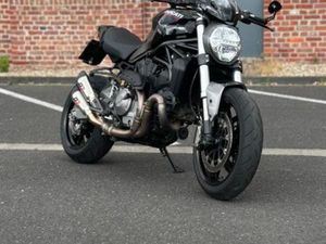 DUCATI MONSTER 821 >SONDERLACKIERUNG<