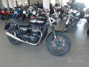 TRIUMPH STREET TWIN .