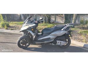 A VENDRE SCOOTER TROIS ROUES