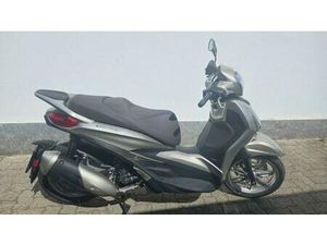 VENDO PIAGGIO BEVERLY 300 HPE (2021) USATA A CASTELLANZA (CODICE 9782035) - MOTO.IT
