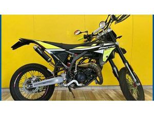 VENDO FANTIC MOTOR XM 50 MOTARD PERFORMANCE 2T (2021 - 22) USATA A NERVIANO (CODICE 9783368) - MOTO.IT