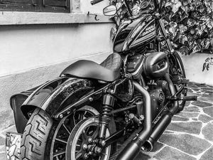 HARLEY-DAVIDSON SPORTSTER 883 R NERO