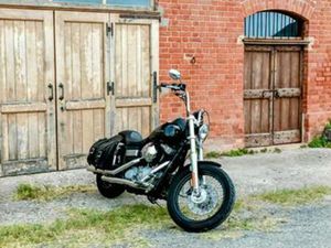 HD DYNA STREET BOB CON SOLO 8.300 KM