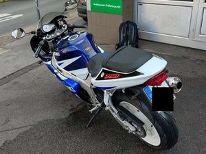 SUZUKI GSX-R 750