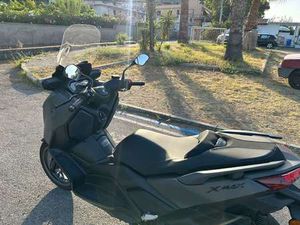 YAMAHA X-MAX 300 YAMAHA X-MAX 300 TECH KAMO VERDE