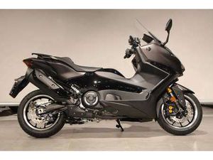 YAMAHA TMAX 560 T-MAX TECH MAX ZWART