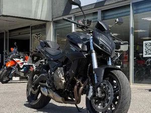 QJ MOTOR SRK 700 2025