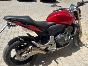 HONDA HORNET 600 AKRAPOVIC