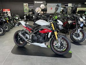 TRIUMPH SPEED TRIPLE 1050 R 2016