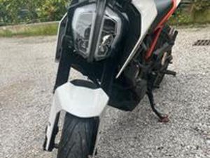 KTM DUKE 125