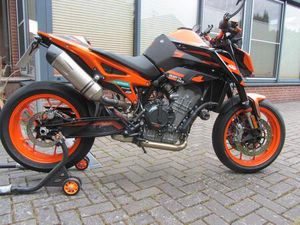 KTM 890 DUKE GP TECH PACK