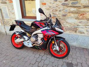 APRILIA TUONO 660 FACTORY SOLO 971 KM