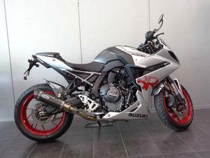 SUZUKI GSX-8 R - TIEFERLEGUNG-AUSPUFF-VIEL ZUBEHÖR