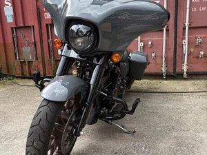 HARLEY-DAVIDSON STREET GLIDE ST
