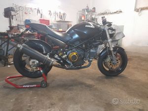 DUCATI MONSTER 900