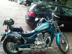 SUZUKI INTRUDER VS800