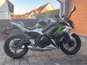 KAWASAKI NINJA 650