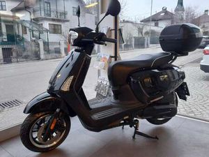 LIKE 125I ABS/E5+ / INKL. TOPCASE