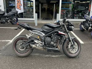 TRIUMPH STREET TRIPLE 765 RS