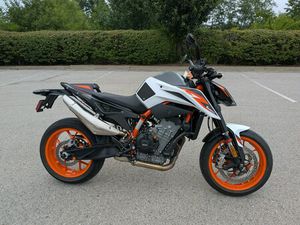 2021 KTM 890 DUKE R