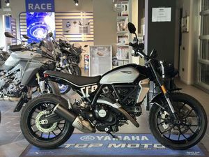 VENDO DUCATI SCRAMBLER 800 ICON (2023 - 25) USATA A VARESE (CODICE 9795584) - MOTO.IT