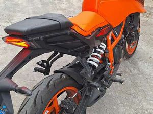 KTM 390 DUKE ARANCIONE