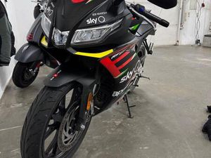 APRILIA RS 125 GP REPLICA MIT QUICKSHIFTER TÜV NEU