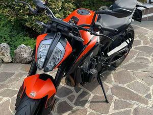 KTM 890 DUKE ARANCIONE