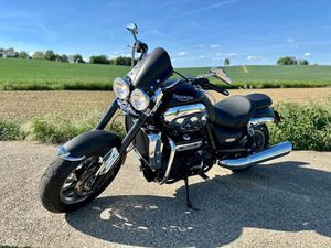 TRIUMPH ROCKET III 1. HAND