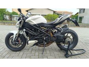 VENDO DUCATI STREETFIGHTER (2009 - 12) USATA A OLEGGIO (CODICE 9796517) - MOTO.IT