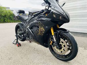 YAMAHA YZF-R1