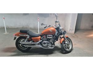 HONDA SUPER MAGNA 750 90 CAVALLI CON CAMPER