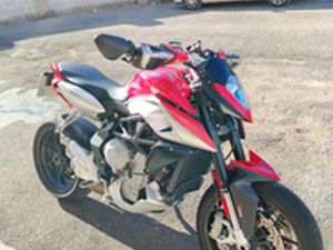 MV AGUSTA RIVALE 800 2015