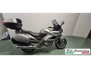 HONDA - DEAUVILLE 650 -