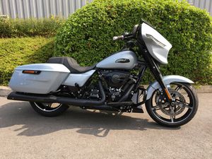 HARLEY-DAVIDSON TOURING STREET GLIDE 1923
