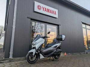 YAMAHA NMAX 125 2023 UNGEFAHRENDE TAGESZUL.