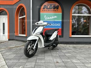 S. MINDKÉT SZÍNBEN