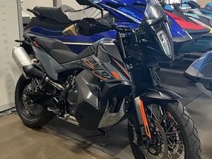 KTM MOTORRAD C 400 X ABS TOPPBOX HANDVÄRME BMW MOTORRAD • 2021