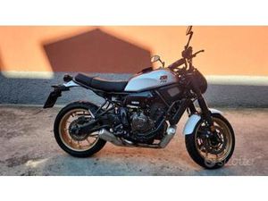YAMAHA XSR 700 XTRIBUTE