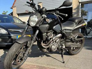 NAKED BIKE MET AKRAPOVIC