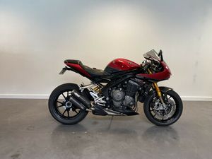 TRIUMPH SPEED TRIPLE 1200 RR