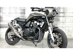 VENDO YAMAHA FZS 600 FAZER (2002 - 03) USATA A CASALGRASSO (CODICE 9800330) - MOTO.IT